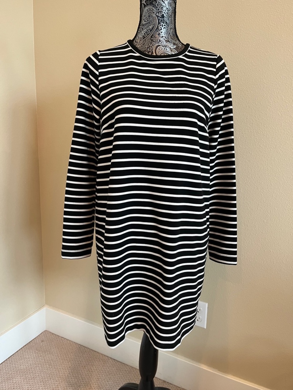 LOFT Black and White Striped Long Sleeve Shift Dress Size Medium